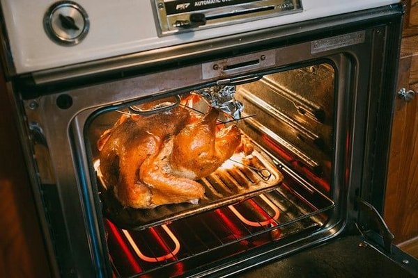 What Are the Tricks for a Perfectly Juicy Roast Turkey?